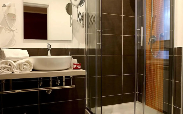 Le Coq Suites