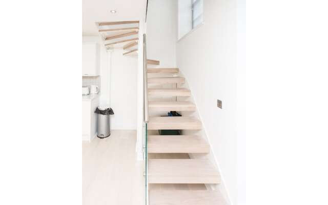 Chic & Newly Refurbished Townhouse in Bath
