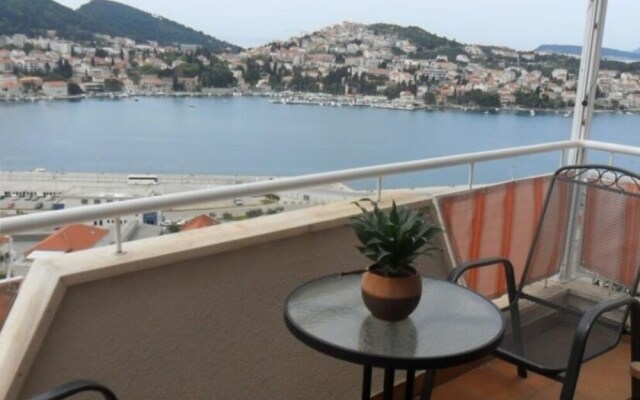 Apartment Amila with beautiful sea view