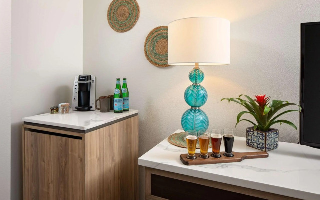 The Cassara Carlsbad, Tapestry Collection by Hilton