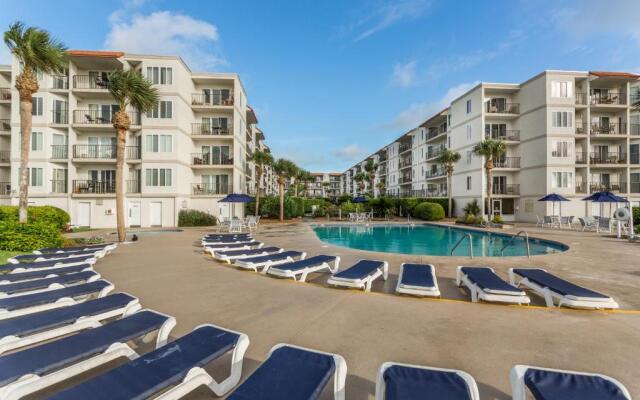 Beach Club 208