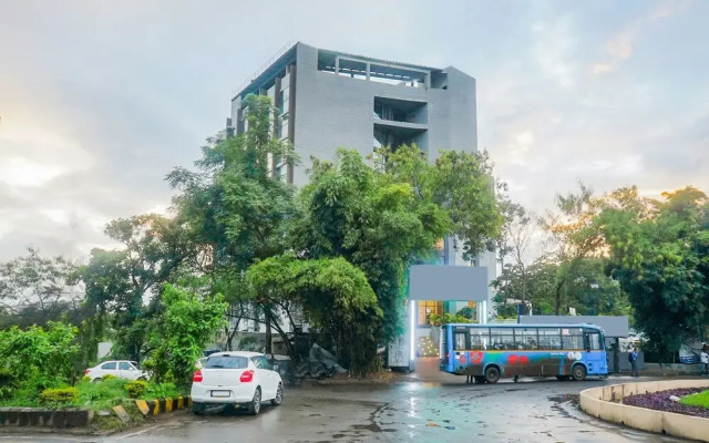 Capital O 18854 Grand Tamanna