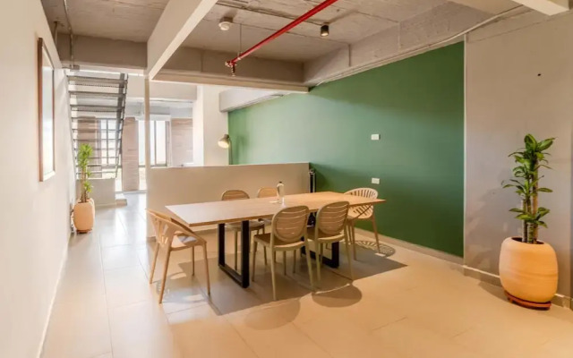 W Contemporary Loft w AC in Trendy Laureles