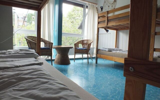 Max Hostel
