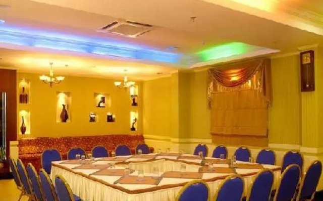 Regant Lake Palace Hotel