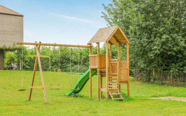 Ideal Holiday Home in Gijverinkhove With Terrace, Garden