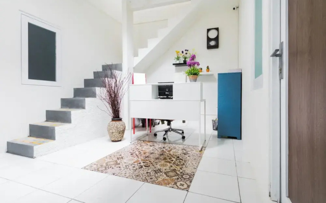 House Of Mahira Syariah Mitra by RedDoorz