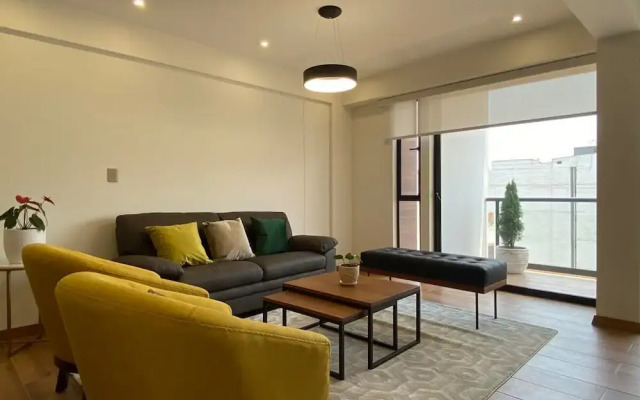Incredible 3BR With Balcony in Miraflores