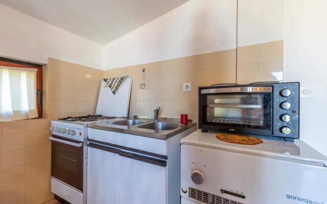 Nice Apartment in Marusici With 2 Bedrooms and Wifi