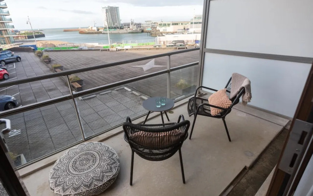 Apartment in Den Haag With Balcony