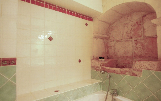 Luxury Apartment With Terrace, Sauna, Tennis, Pool