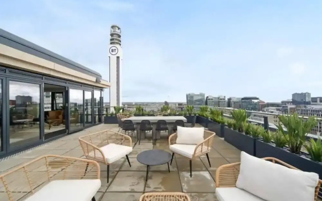 One Bedroom Luxury Flat in City Center