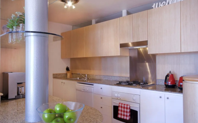 Homebush Bay Self-Contained Modern Two-Bedroom Apartments (BEN)