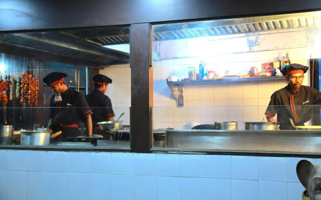 OYO 1622 Hotel Balaji International