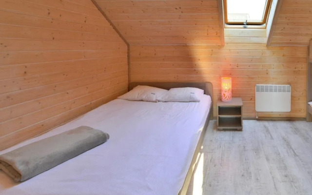 Cottage in Sianozety Near Golden Beach