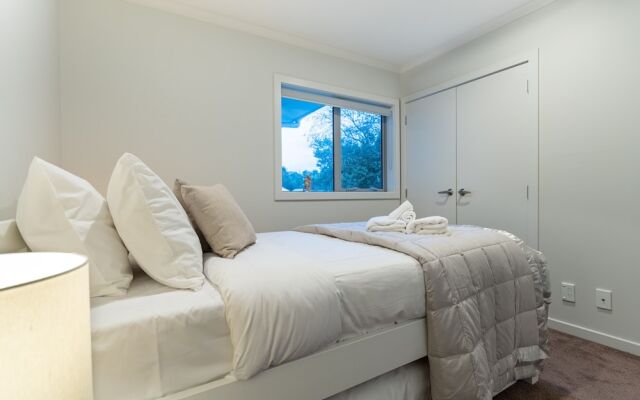 Manly Bay Wonderful 3BR New Home - Fibre