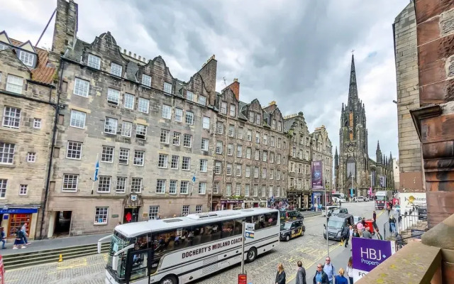 Ultimate Location! Royal Mile 1-bed