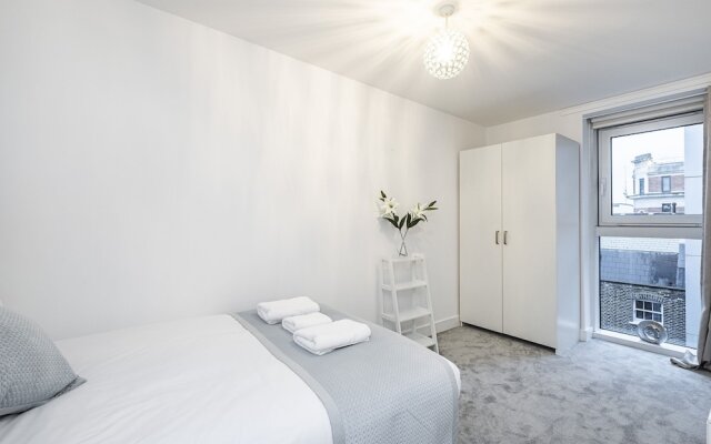 Leonard Street Apartment by Flexystays