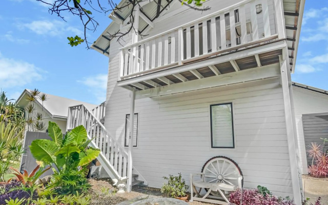 Beachside Serenity Apartment