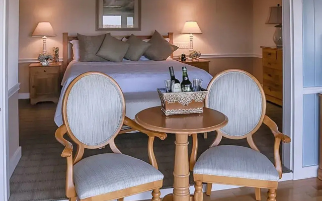 The Harborside Inn