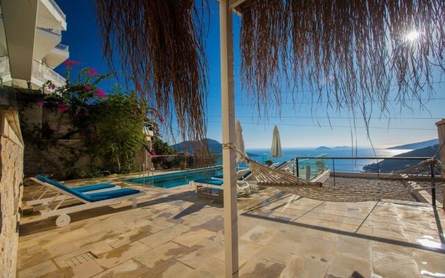 Villa Swan by Akdenizvillam