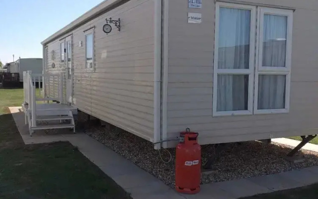 Captivating 2-bed 6 Berth Caravan in Ingoldmells