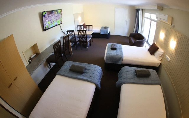 Sleepy Hill Motor Inn
