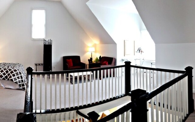 Applause Guest House