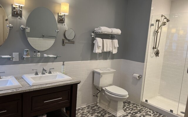 Surrey-Williamson Inn