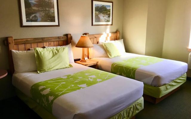 Boulder Creek Inn