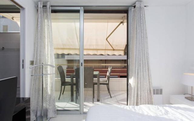 Grand Hotel: New 2 Beds/ 2 Baths