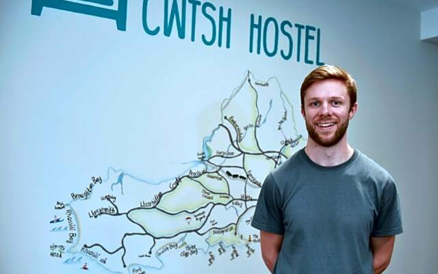 Cwtsh Hostel