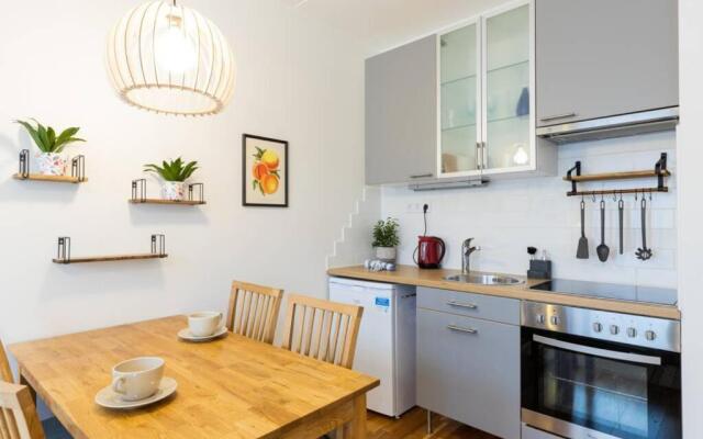 Lovely studio 5 min walk from Old Town and seaside