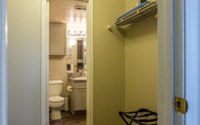 Eastside 1 & 2 BR Apts with balcony by Frontdesk