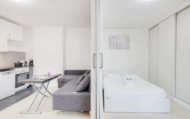 Minimalist Apartment In Rue Hippolyte 14Th Arrondissement