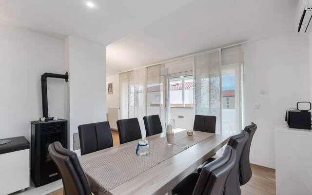 Penthouse Milda 4 Up To 6 Guests, Zadar