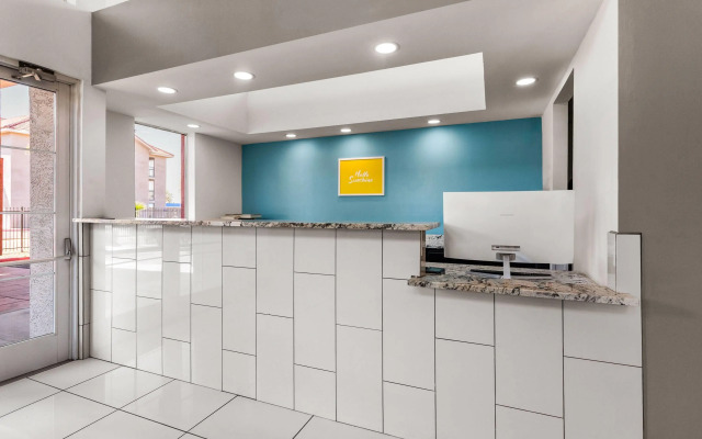 Days Inn by Wyndham Phoenix West