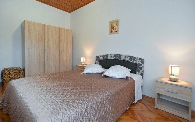 Apartment 1376