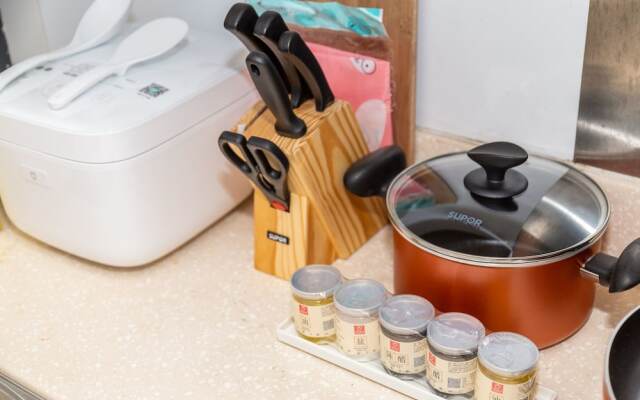 Locals Boutique Apartment Huafa Plaza 11