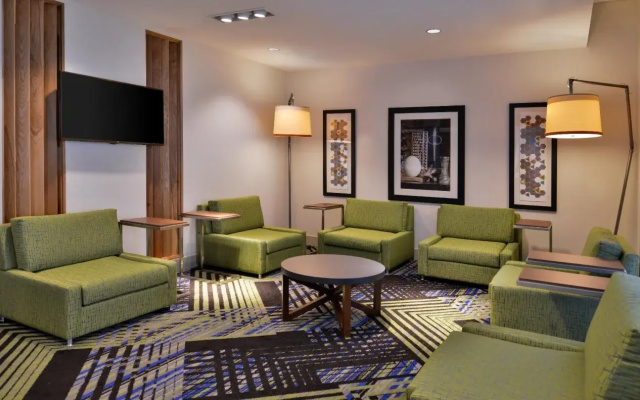 Holiday Inn Express & Suites Marshalltown by IHG