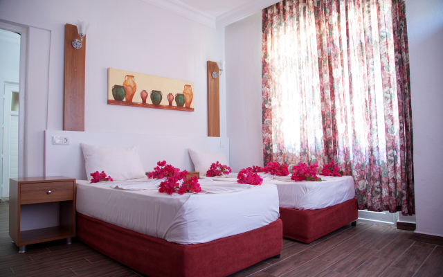 Nergos Side Hotel