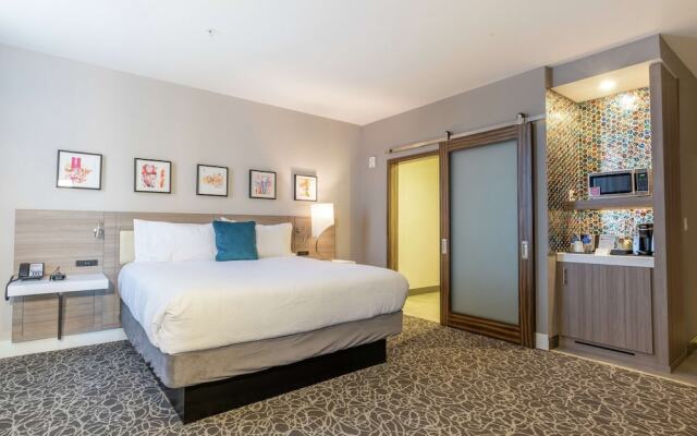 Hilton Garden Inn Wichita Downtown