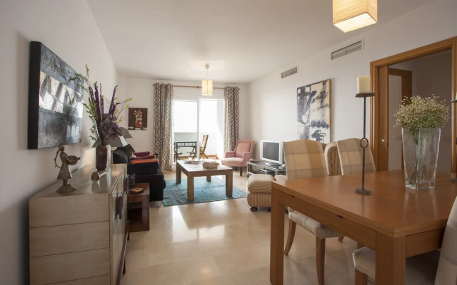 Two rooms Calm and sunny