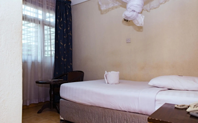 Aponye Hotel