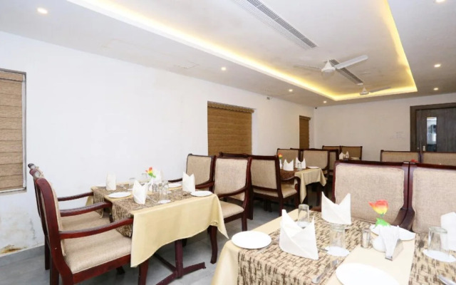 Rachana Hotels By OYO Rooms