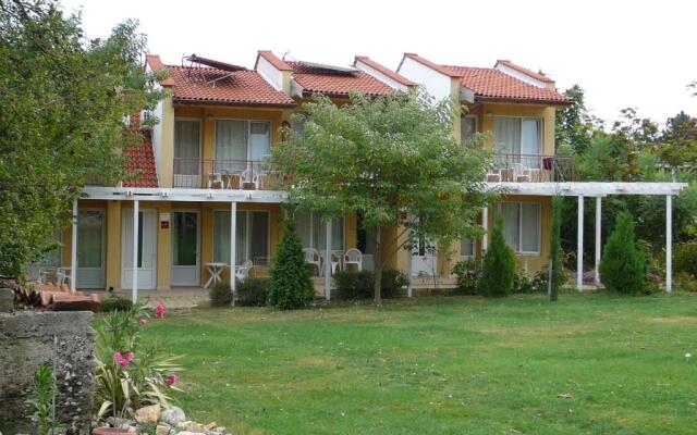 Zora Camping - Bungalows