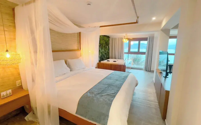 Catalina Hotel