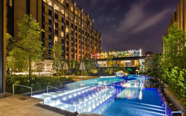 M Resort & Hotel