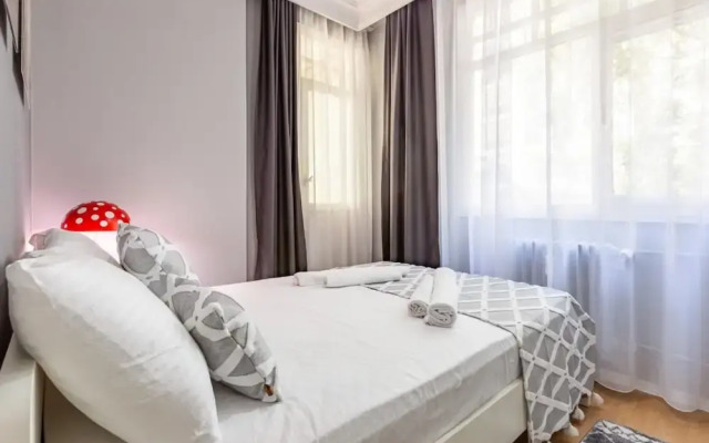 Spacious Apartment on Bagdat Street Kadikoy