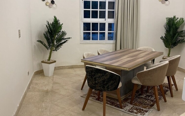 Beverly standalone villa with garden